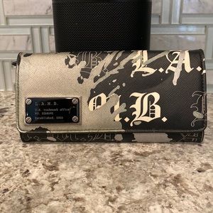 LAMB Reverse Alchemy Wallet